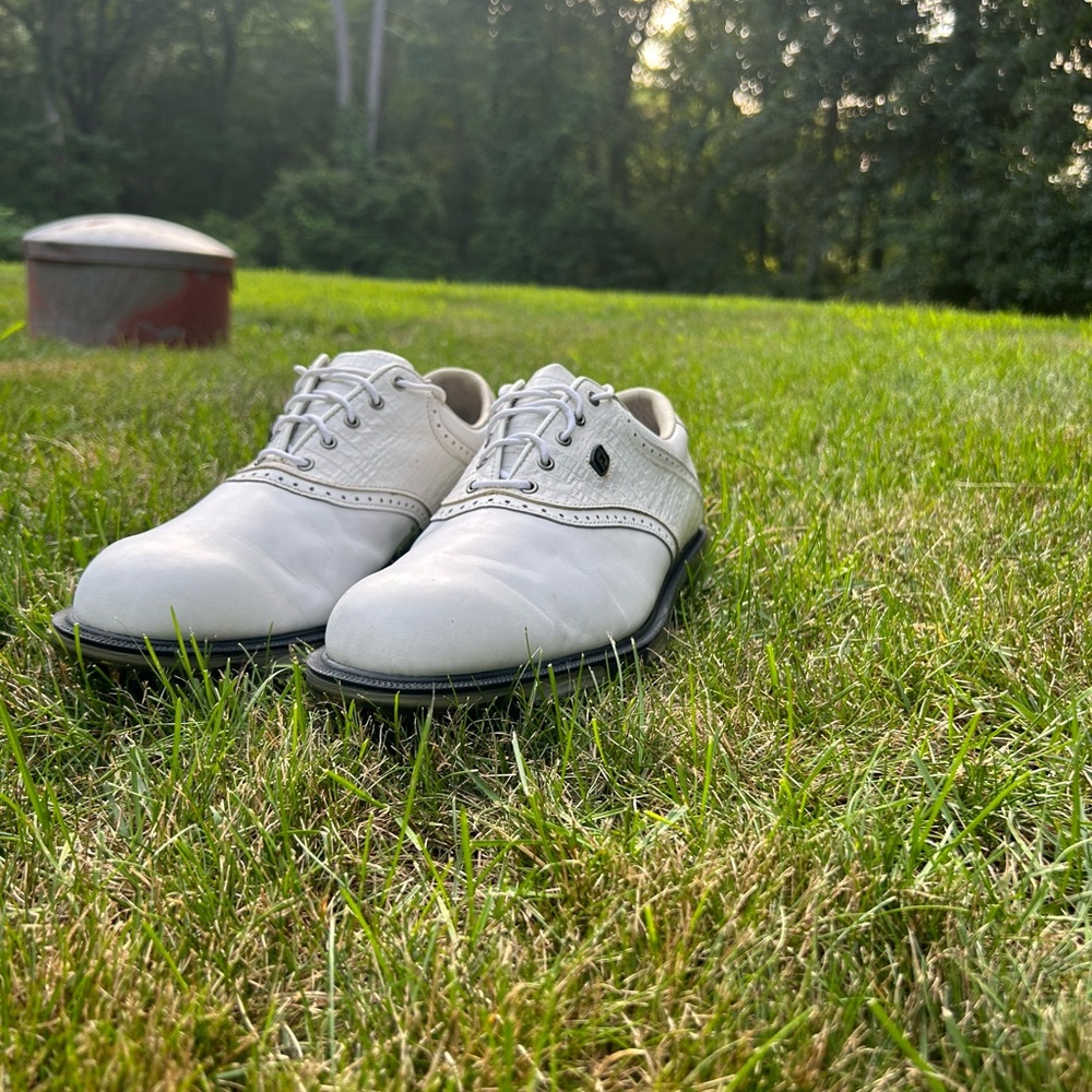 I know how everybody wants these shoes so there will be a giveaway on my ticktoc